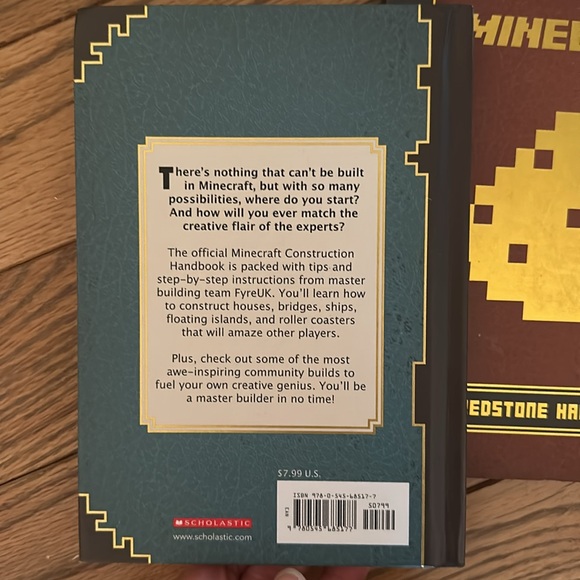 Scholastic MINECRAFT (3 books)  Handbooks: Construction, Redstone, Essential - Picture 5 of 12